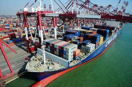 青岛外贸逆势上扬 前10个月进出口超4700亿，彰显开放型经济韧性